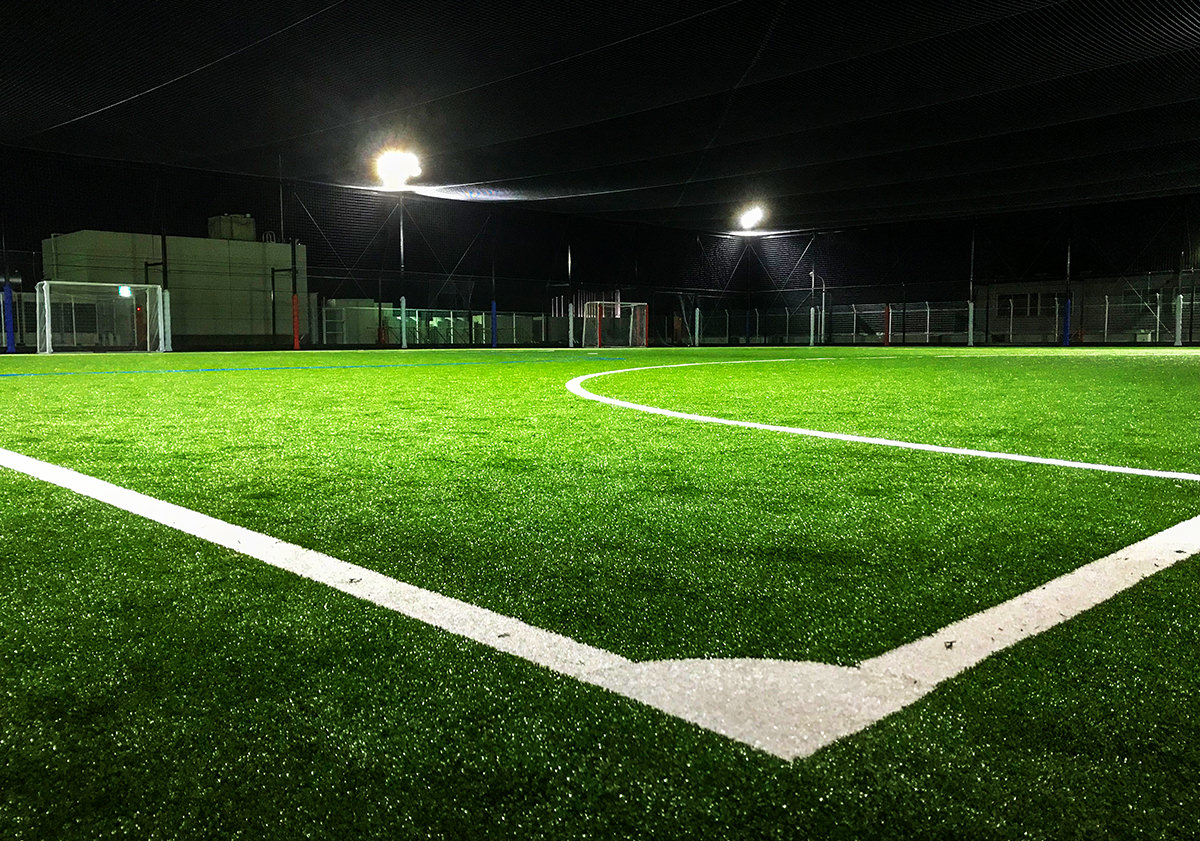 夜も22:00まで営業しています。仕事帰りにサッカー。